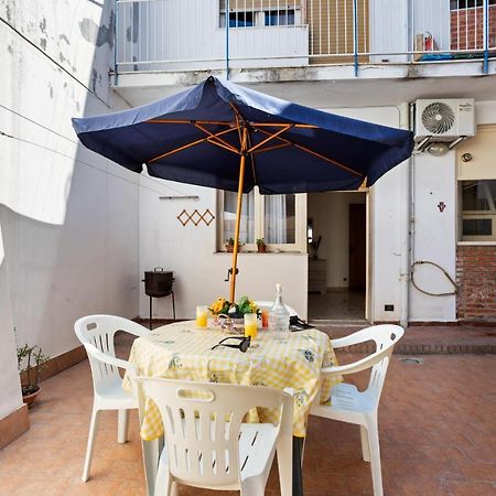 Tra Il Centro E Il Mare Apartment Con Terrazzo Aci Castello Exterior photo